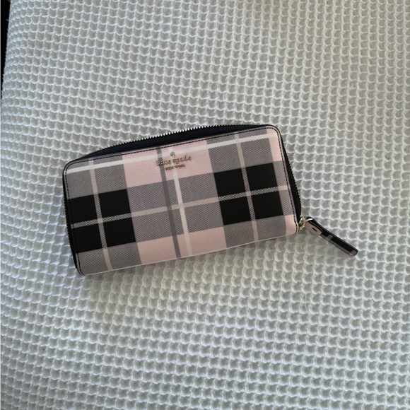 Kate Spade Wallet - Picture 6 of 8